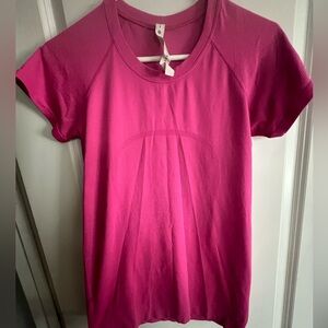 Lululemon size 8 Run Swiftly Tech Shirt Pink